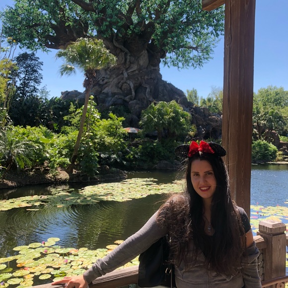 Meet Eli your Seller & Posh Ambassador 💫 - Picture 8 of 8